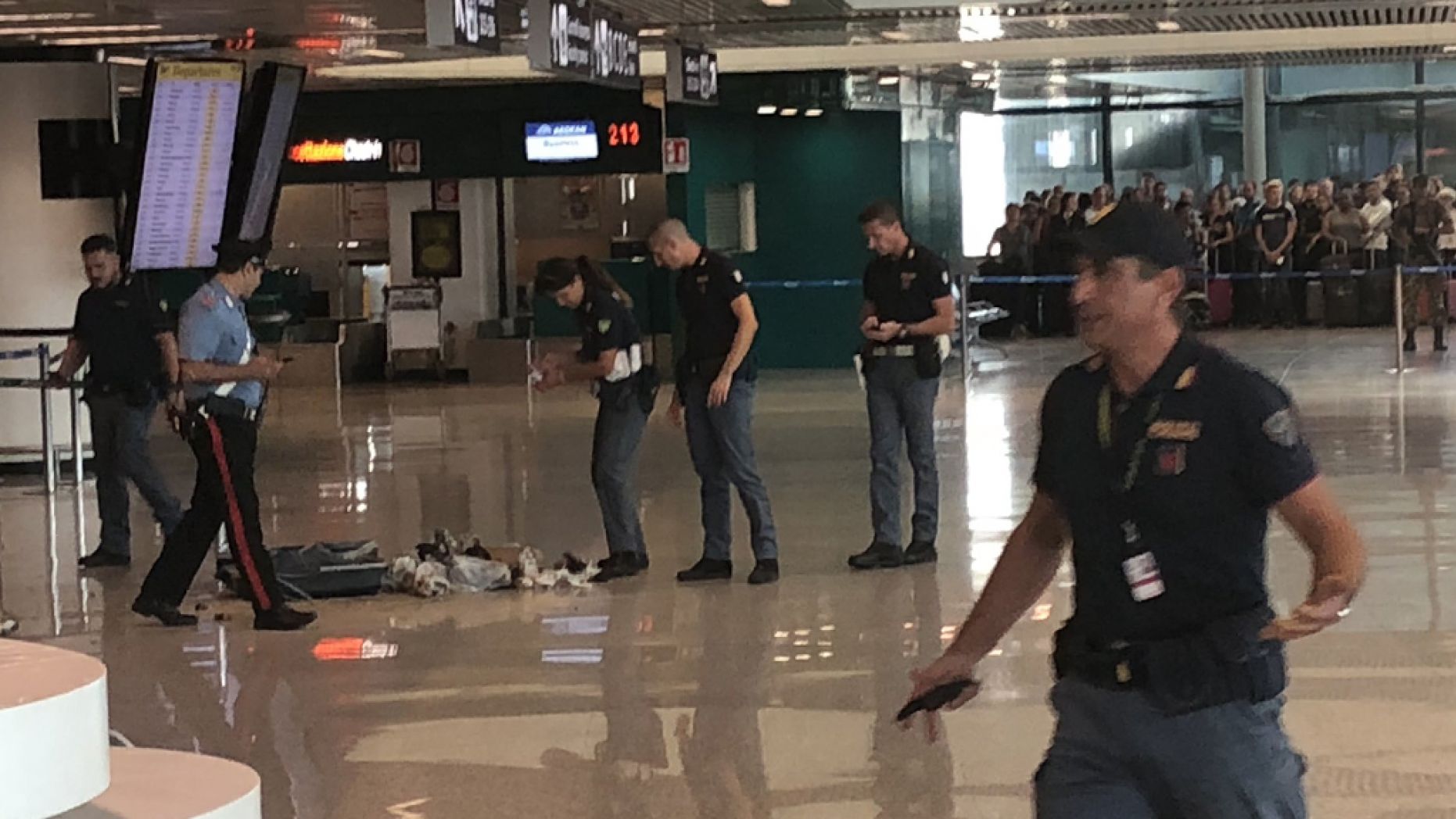 Italian police blew up a suitcase in the middle of a Rome airport