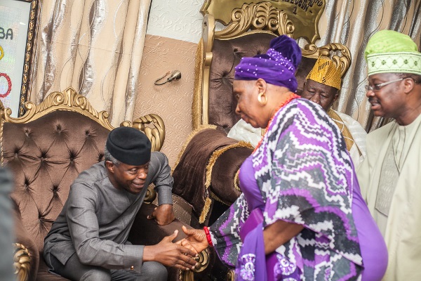 VP Osinbajo greets wife of Olubadan of Ibadan Land