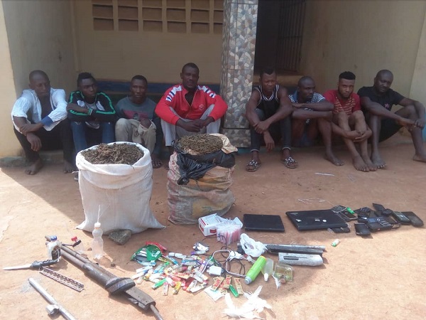 police-comb-forest,-arrest-nine-suspected-handbag-snatchers,-‘one-chance’-syndicate