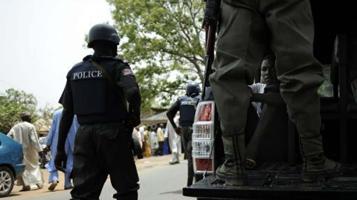 enugu:-police-arrest-six-suspected-armed-robbers